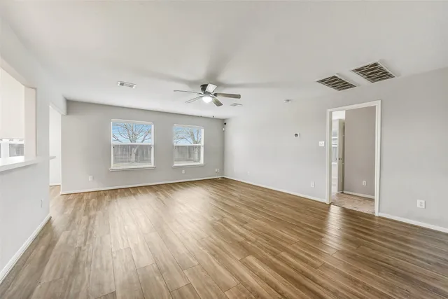 $2,900 | 4202 Parry Drive, Pearland, TX 77584