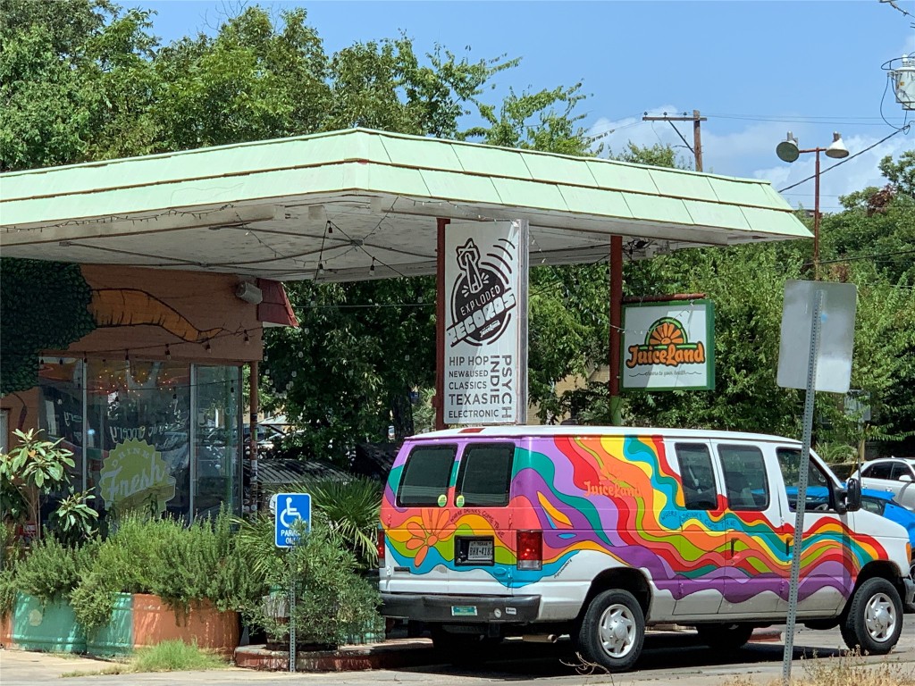 407 East 45th Street, Unit 116 Austin, TX 78751 - Photo 16 of 19 View of parking