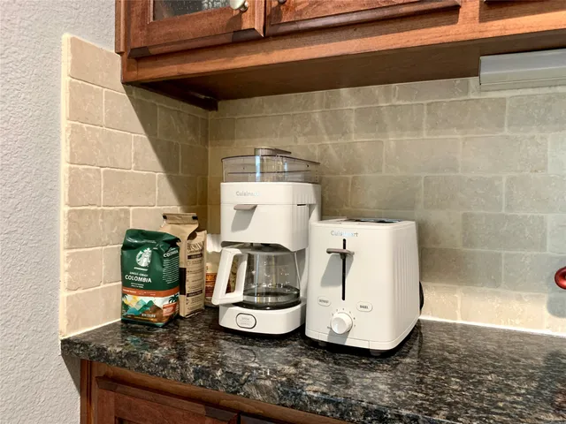 $1,700 | 407 East 45th Street, Unit 116, Austin, TX 78751