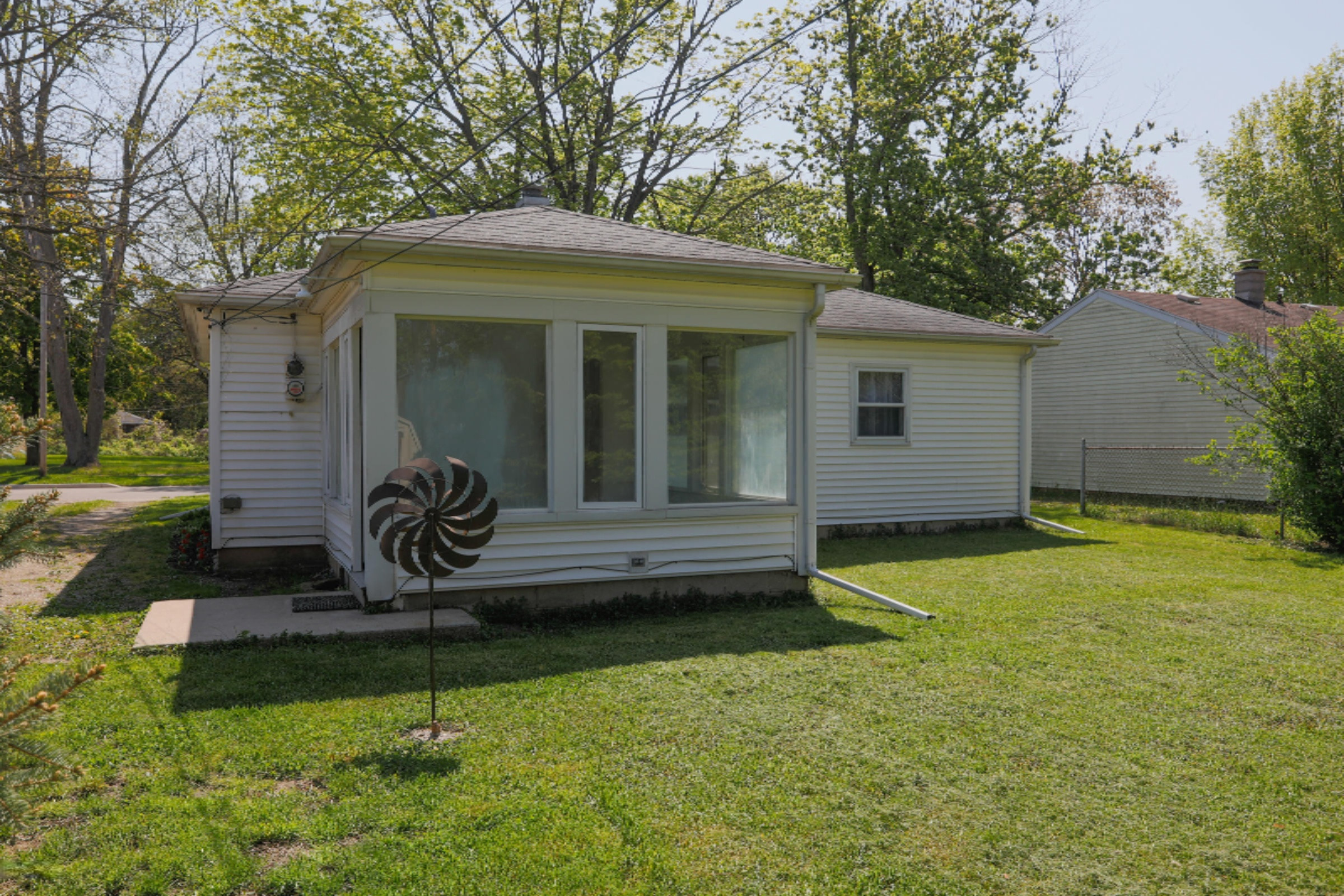 607 South Lincoln Avenue Three Rivers, MI 49093 - Photo 17 of 18 607 S Lincoln-117