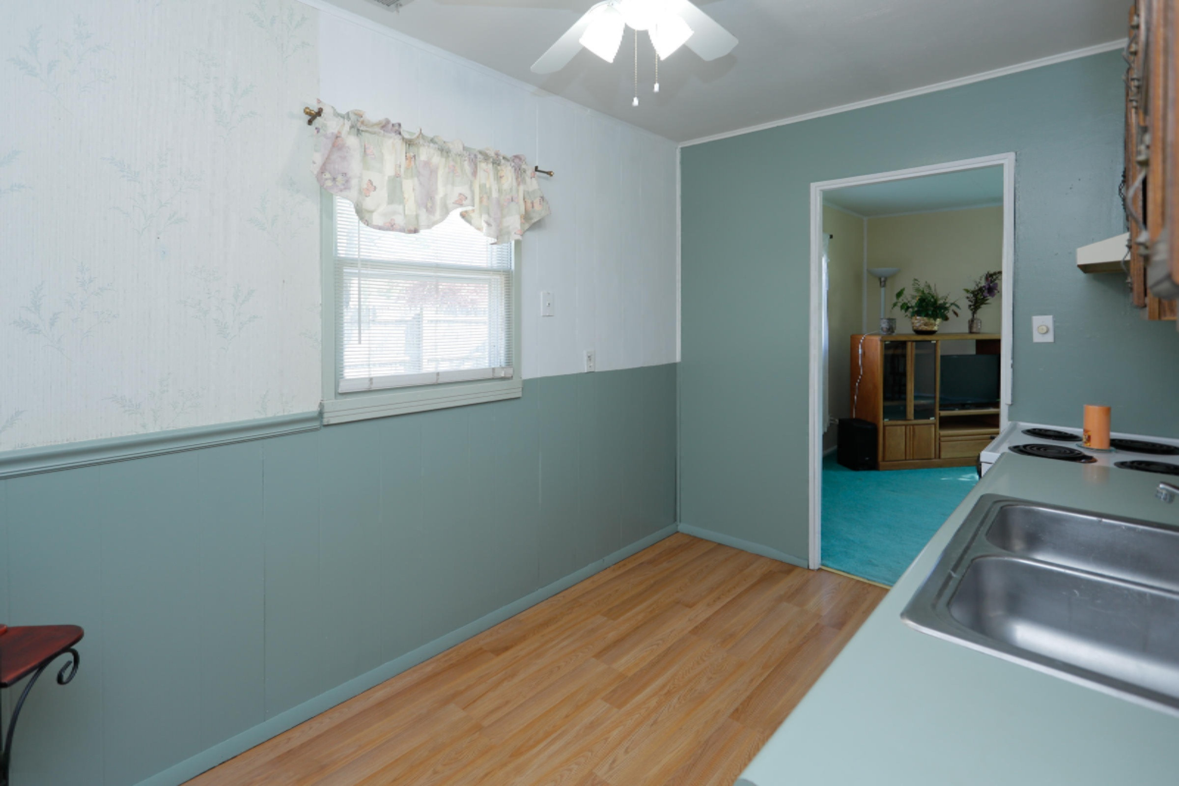607 South Lincoln Avenue Three Rivers, MI 49093 - Photo 8 of 18 607 S Lincoln-108