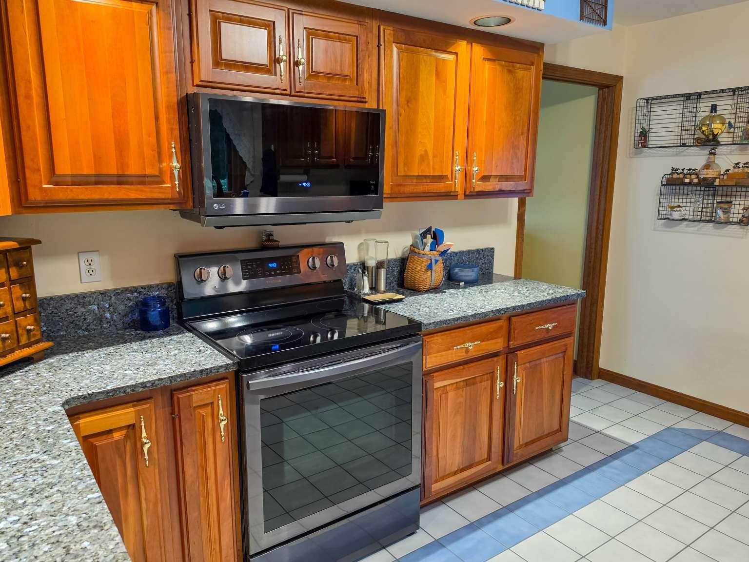 46 Cobble Hill Meadows Road Barre Town, VT 05641 - Photo 4 of 44