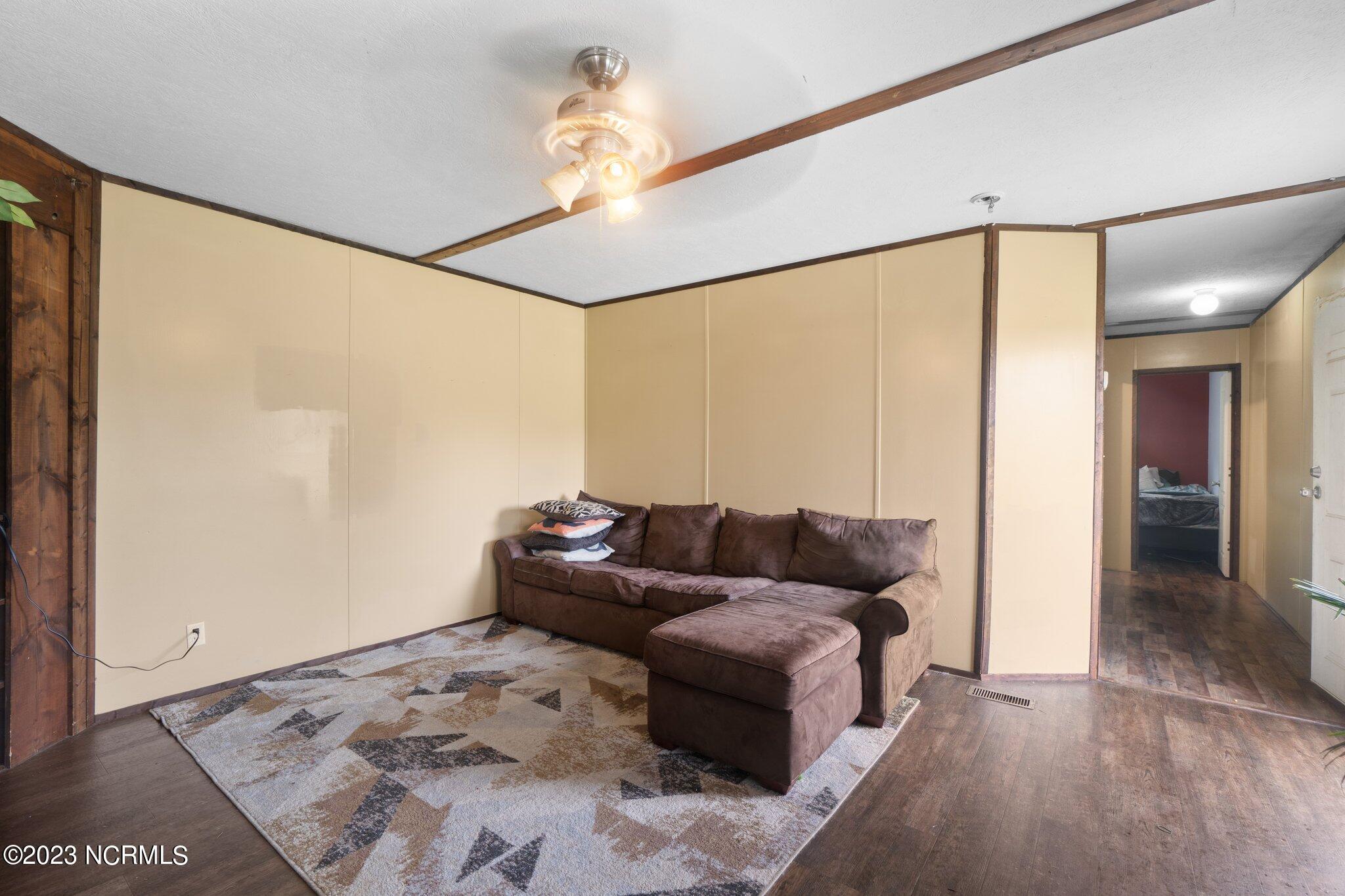 1338 Northside Road Elizabeth City, NC 27909 - Photo 8 of 20 9-web-or-mls-DSC02086