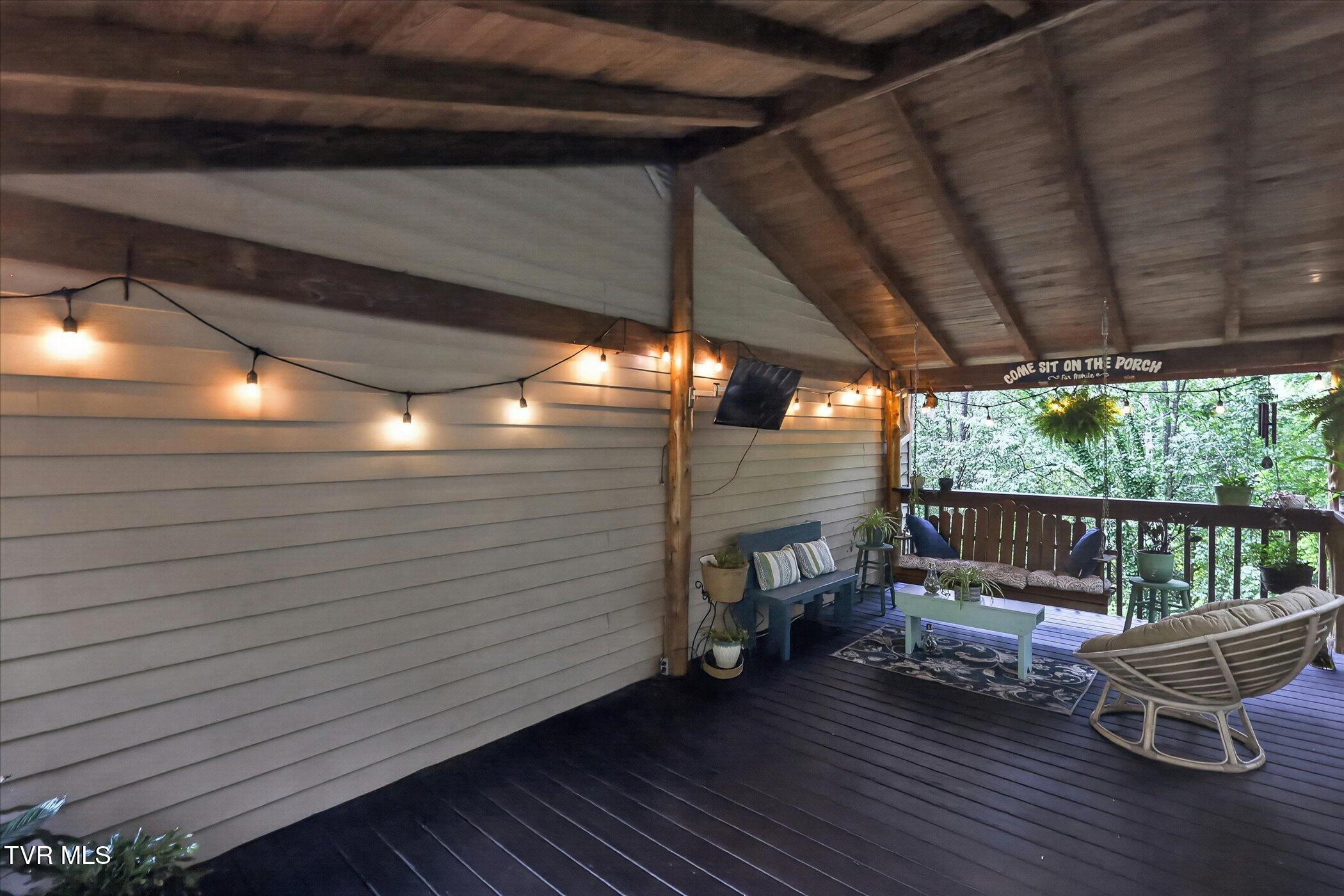4020 Cooks Inlet Road Kingsport, TN 37664 - Photo 21 of 28 27-4020-Cooks-Inlet-Road-WindowStill
