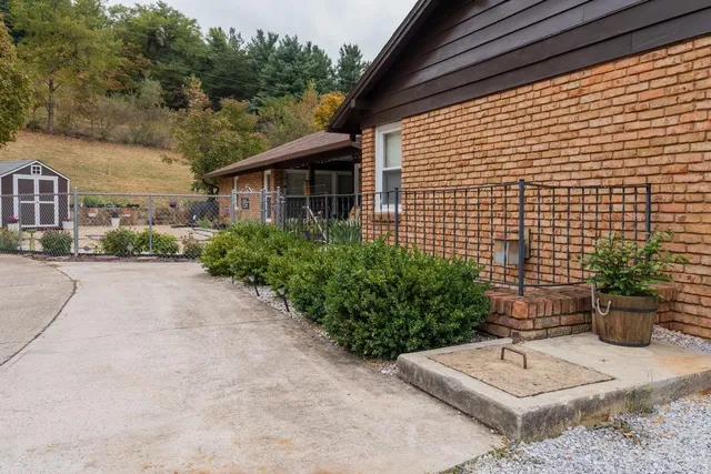 $435,000 | 120 Galen Hedrick Road, Franklin, WV 26807