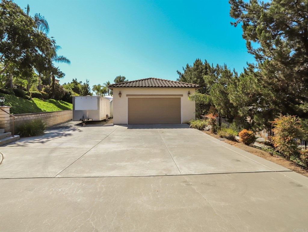 1452 Burris Drive El Cajon, CA 92019 - Photo 42 of 64 Detached 960 Sq ft garage with bathroom that could be perfect as a granny flat