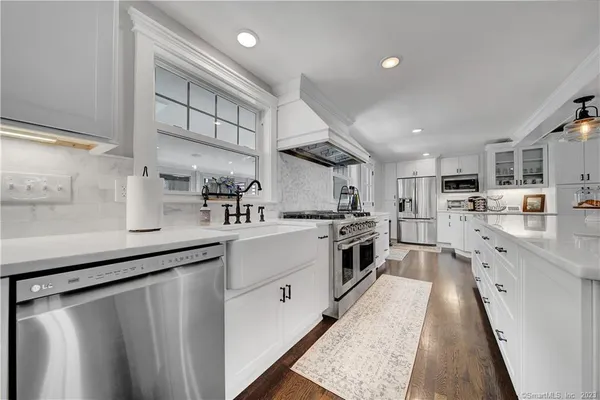 $995,000 | 2222 Ridge Road, North Haven, CT 06473