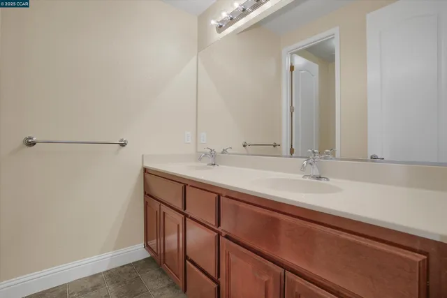 $579,000 | 1411 Granite Creek Drive, Patterson, CA 95363