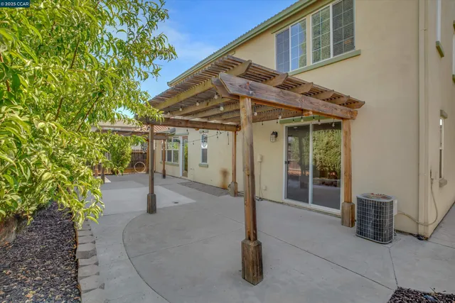 $579,000 | 1411 Granite Creek Drive, Patterson, CA 95363