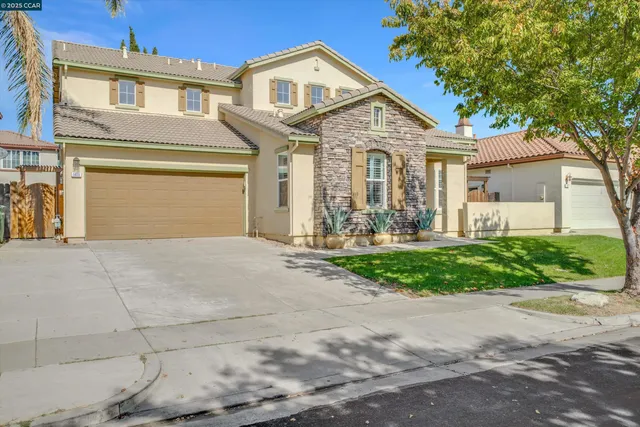 $579,000 | 1411 Granite Creek Drive, Patterson, CA 95363