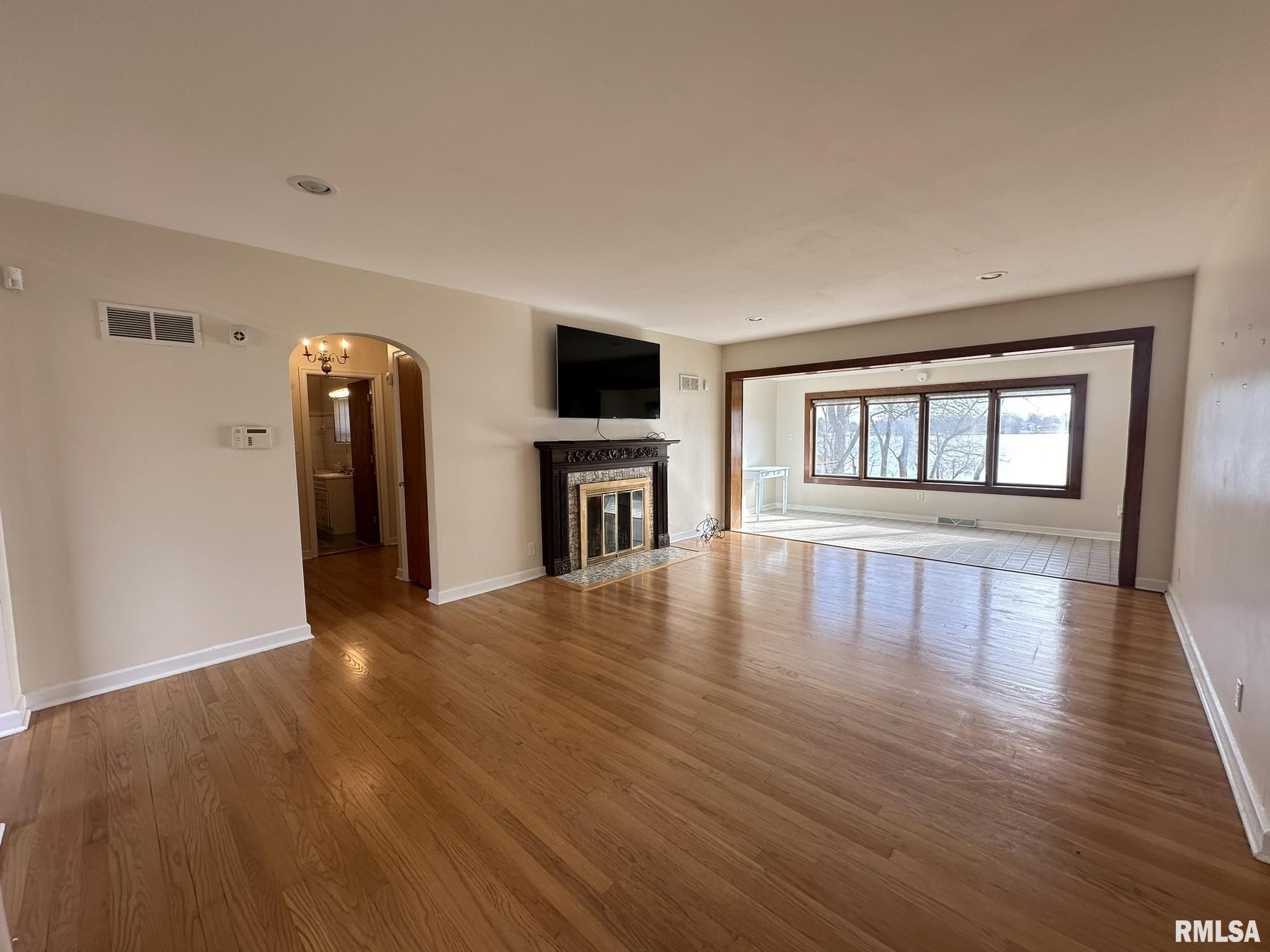 136 East Hazel Dell Lane Springfield, IL 62712 - Photo 12 of 35