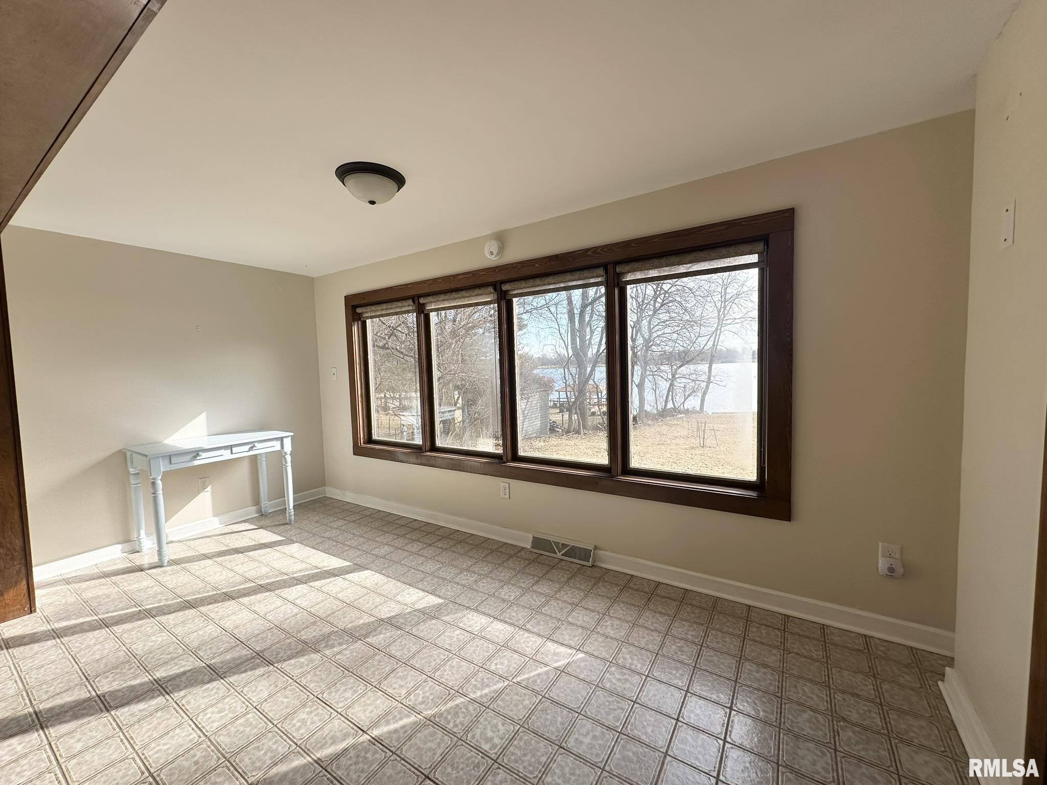 136 East Hazel Dell Lane Springfield, IL 62712 - Photo 16 of 35