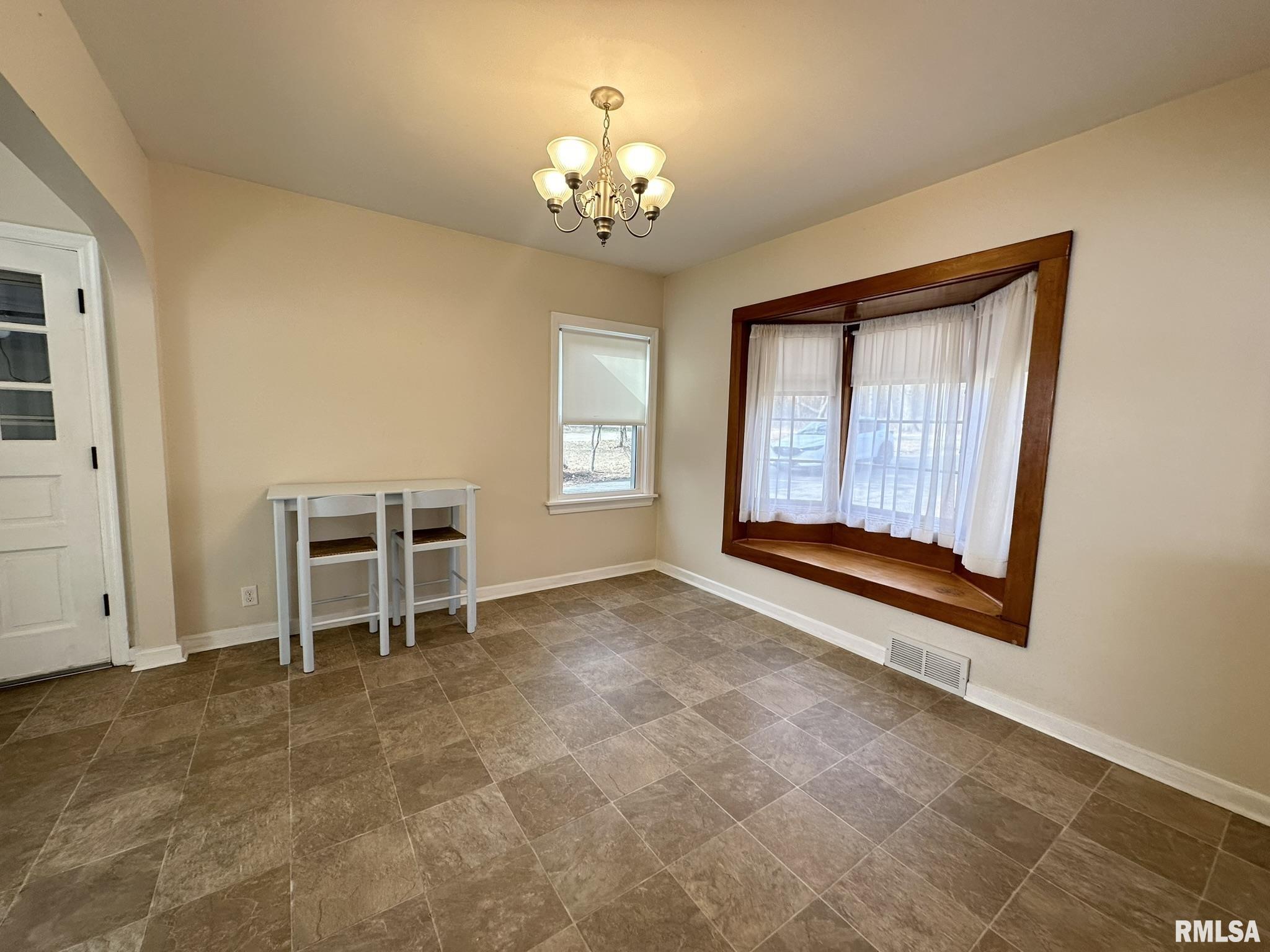 136 East Hazel Dell Lane Springfield, IL 62712 - Photo 19 of 35