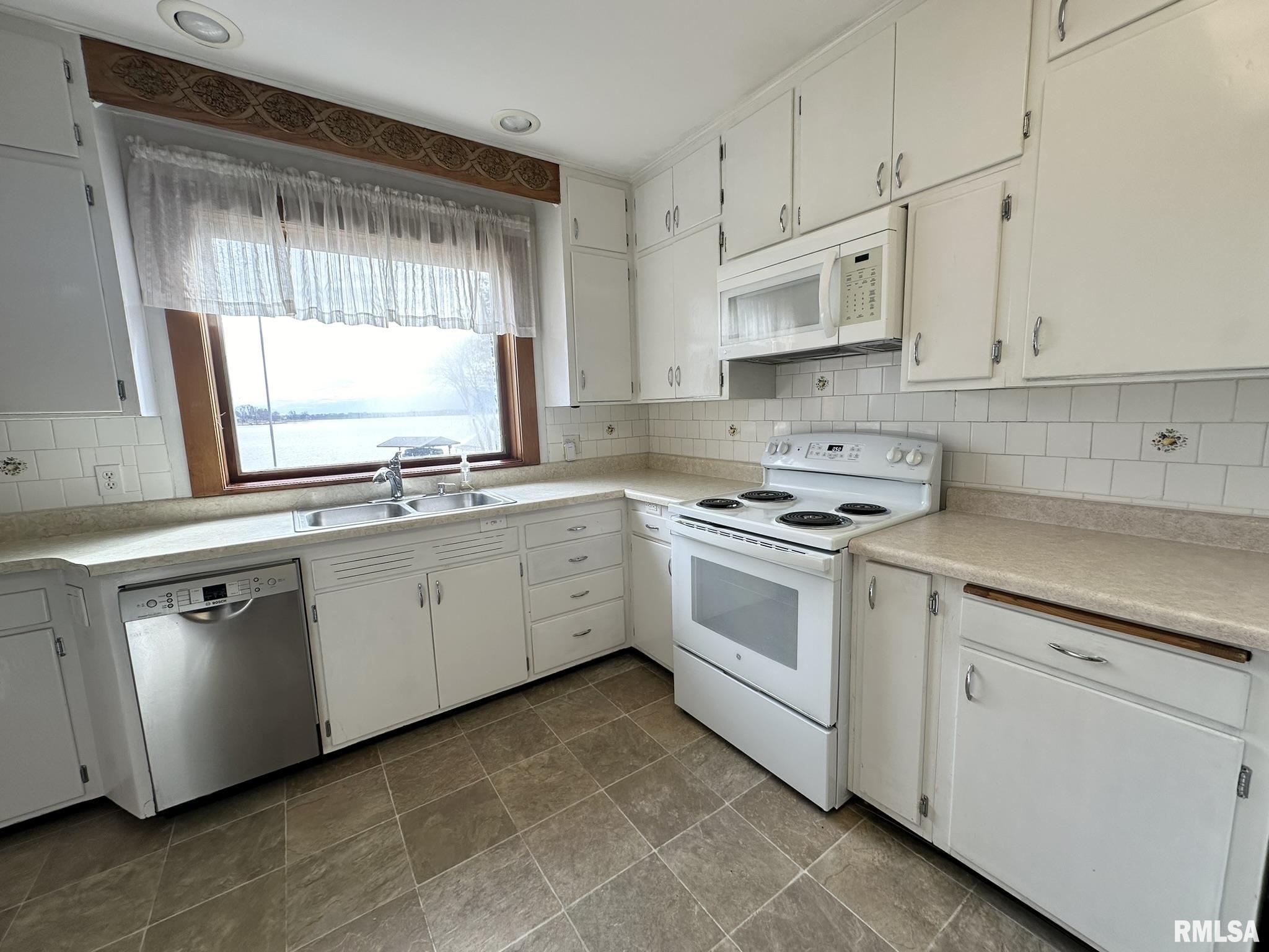 136 East Hazel Dell Lane Springfield, IL 62712 - Photo 21 of 35