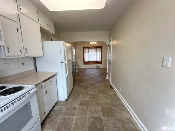 $2,600 | 136 East Hazel Dell Lane, Springfield, IL 62712