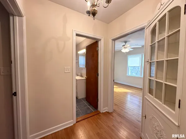 $2,600 | 136 East Hazel Dell Lane, Springfield, IL 62712