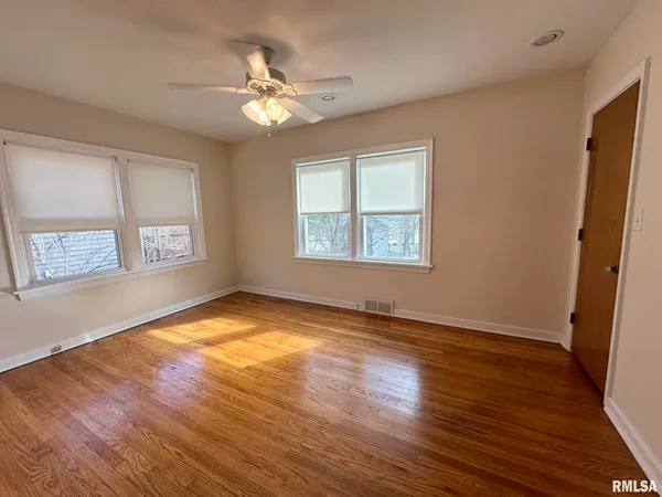 $2,600 | 136 East Hazel Dell Lane, Springfield, IL 62712