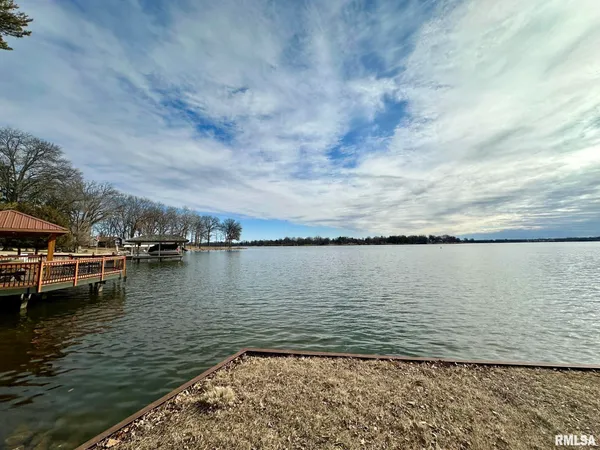 $2,600 | 136 East Hazel Dell Lane, Springfield, IL 62712