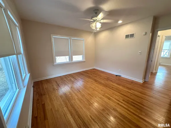 $2,600 | 136 East Hazel Dell Lane, Springfield, IL 62712