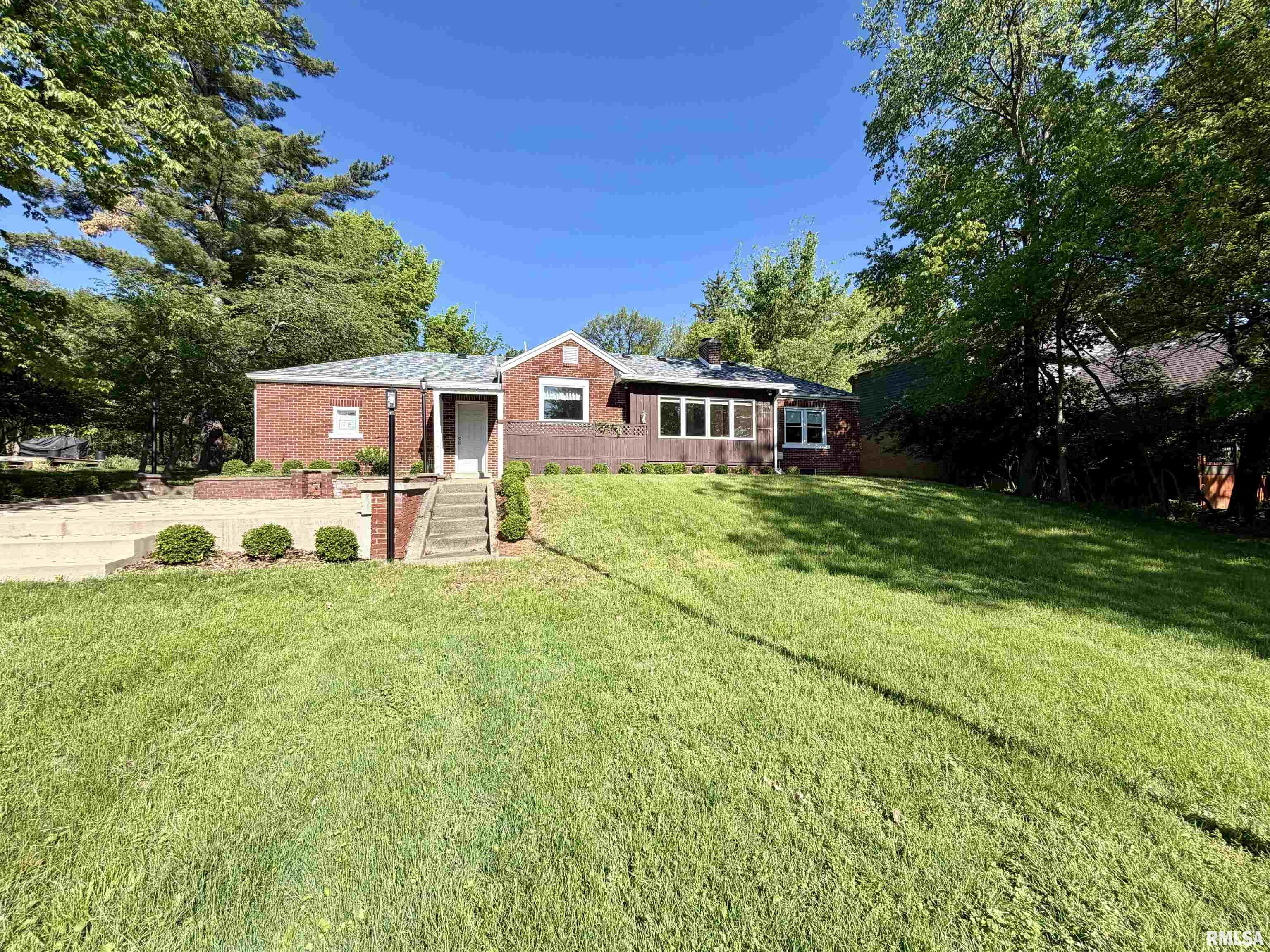 136 East Hazel Dell Lane Springfield, IL 62712 - Photo 32 of 37
