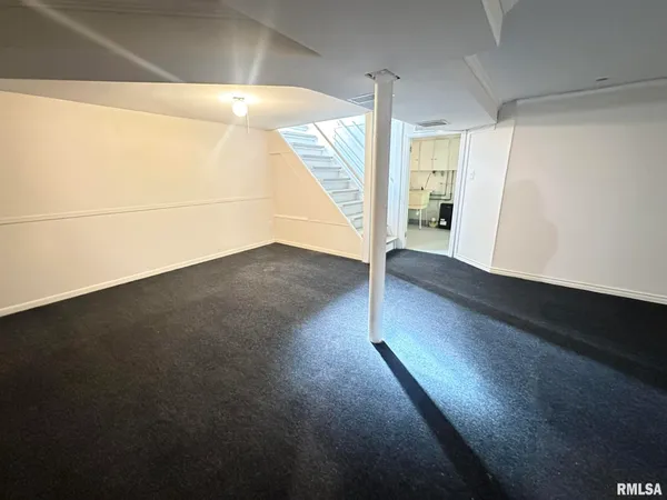 $2,600 | 136 East Hazel Dell Lane, Springfield, IL 62712