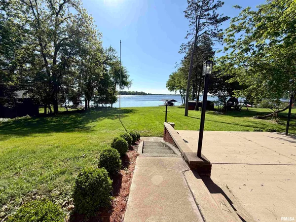 $2,600 | 136 East Hazel Dell Lane, Springfield, IL 62712