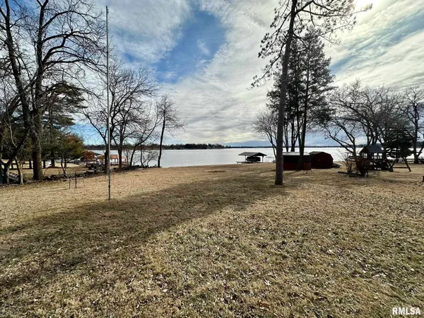 $2,600 | 136 East Hazel Dell Lane, Springfield, IL 62712