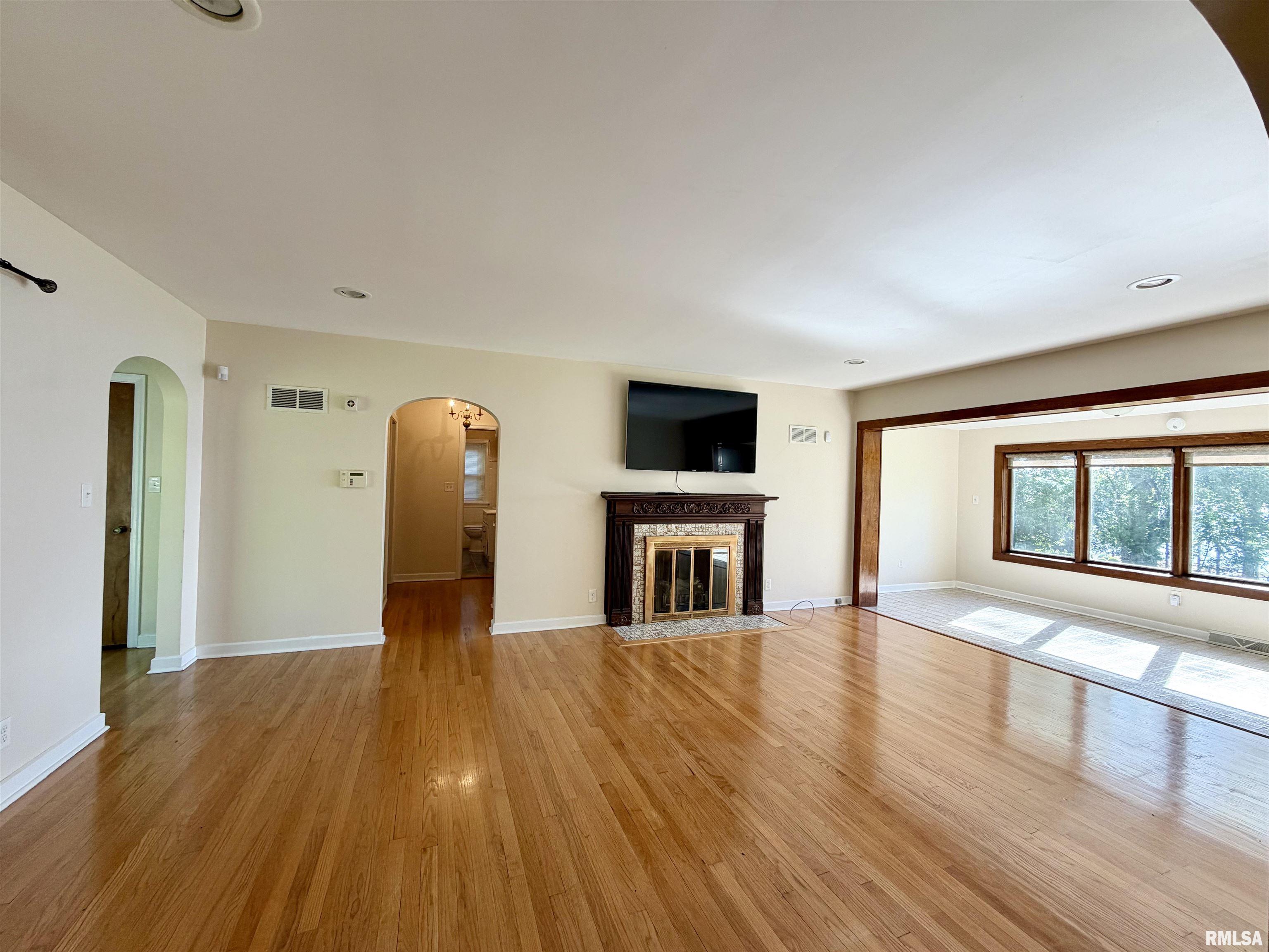 136 East Hazel Dell Lane Springfield, IL 62712 - Photo 6 of 37