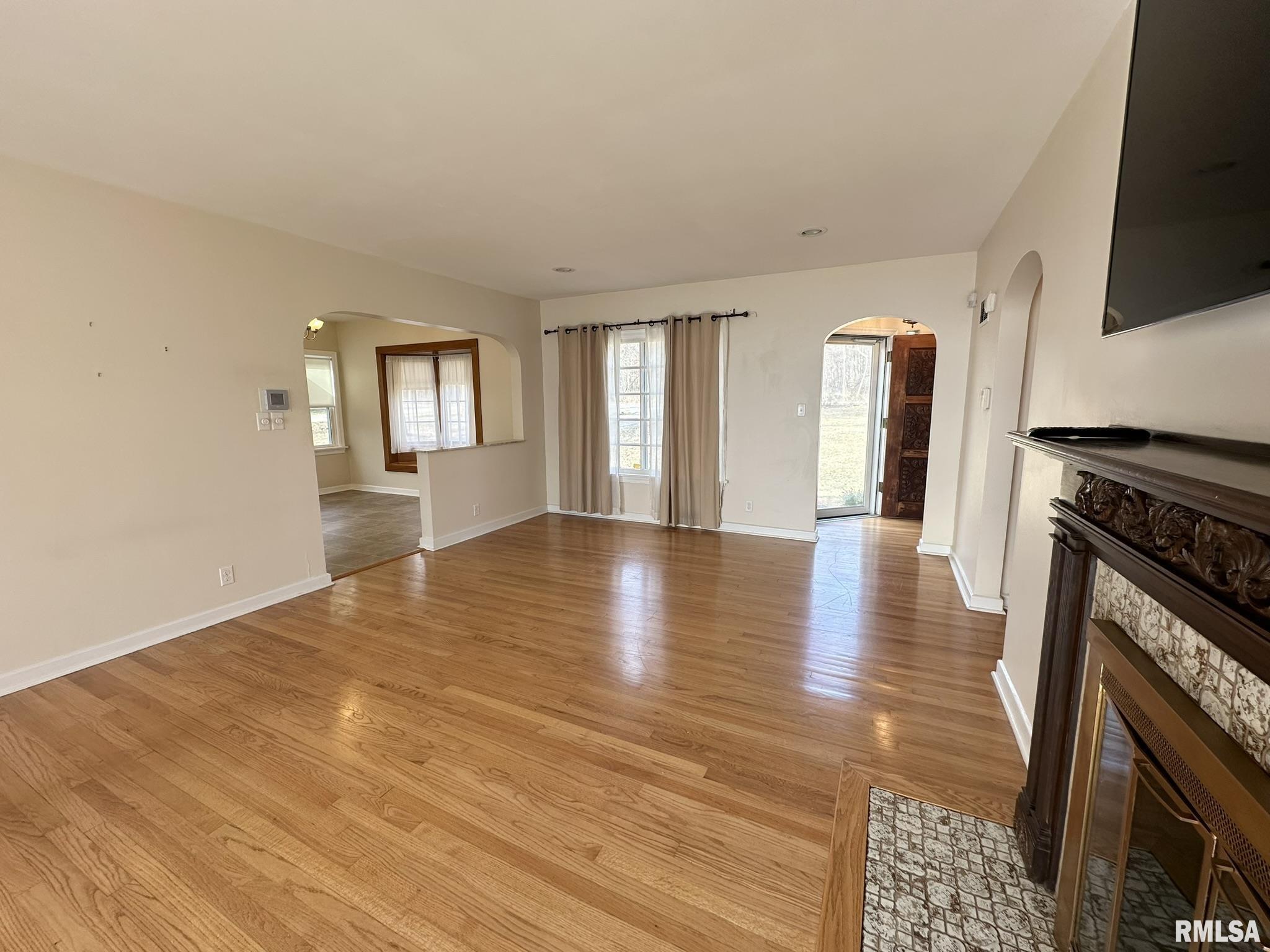 136 East Hazel Dell Lane Springfield, IL 62712 - Photo 8 of 37