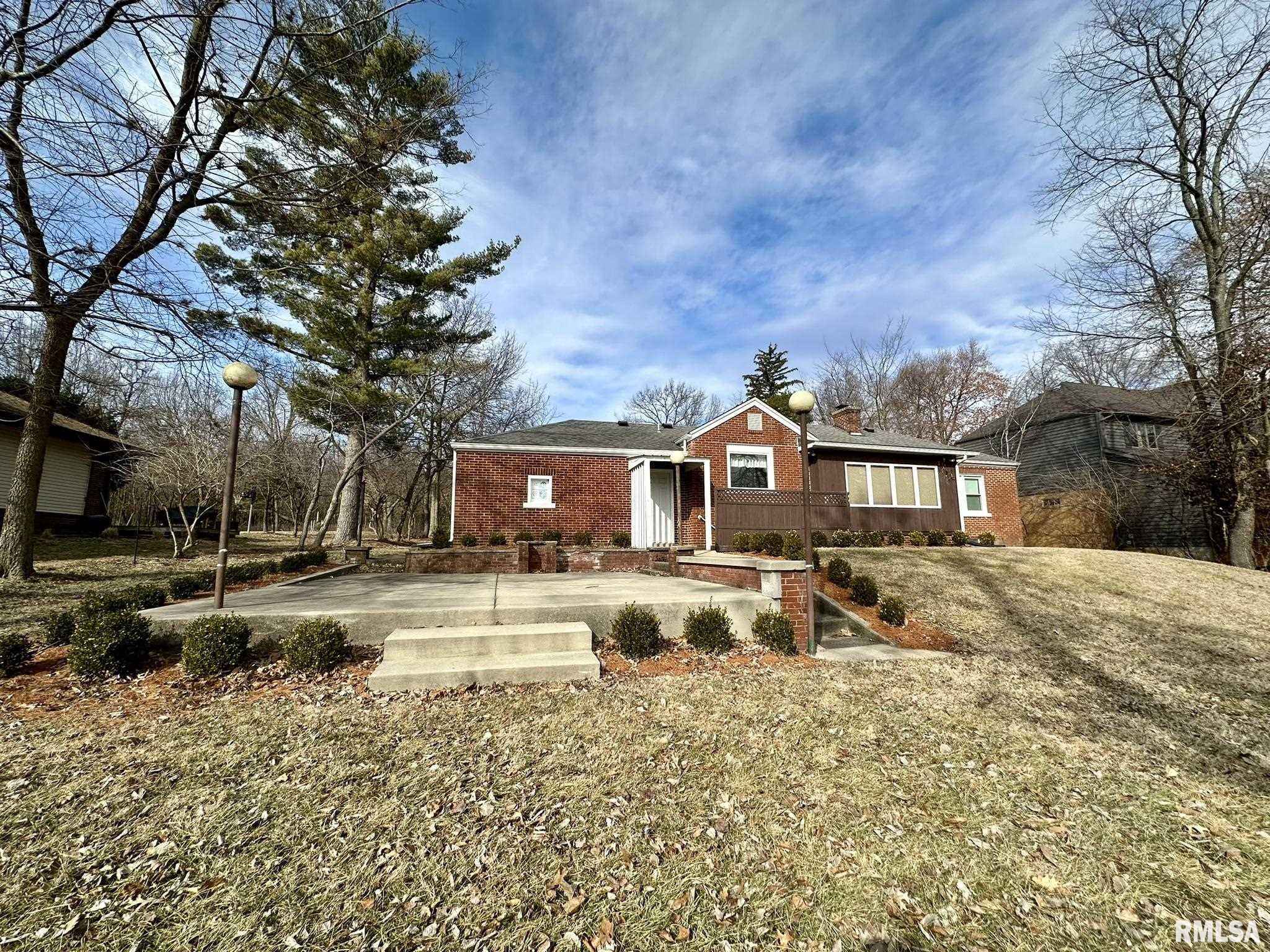 136 East Hazel Dell Lane Springfield, IL 62712 - Photo 8 of 35