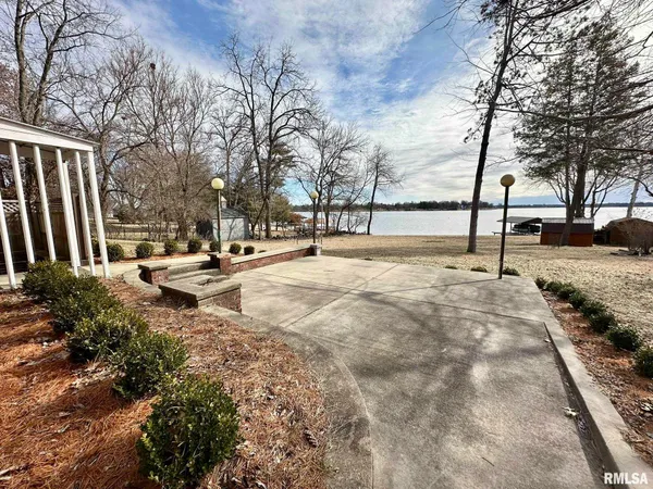 $2,600 | 136 East Hazel Dell Lane, Springfield, IL 62712