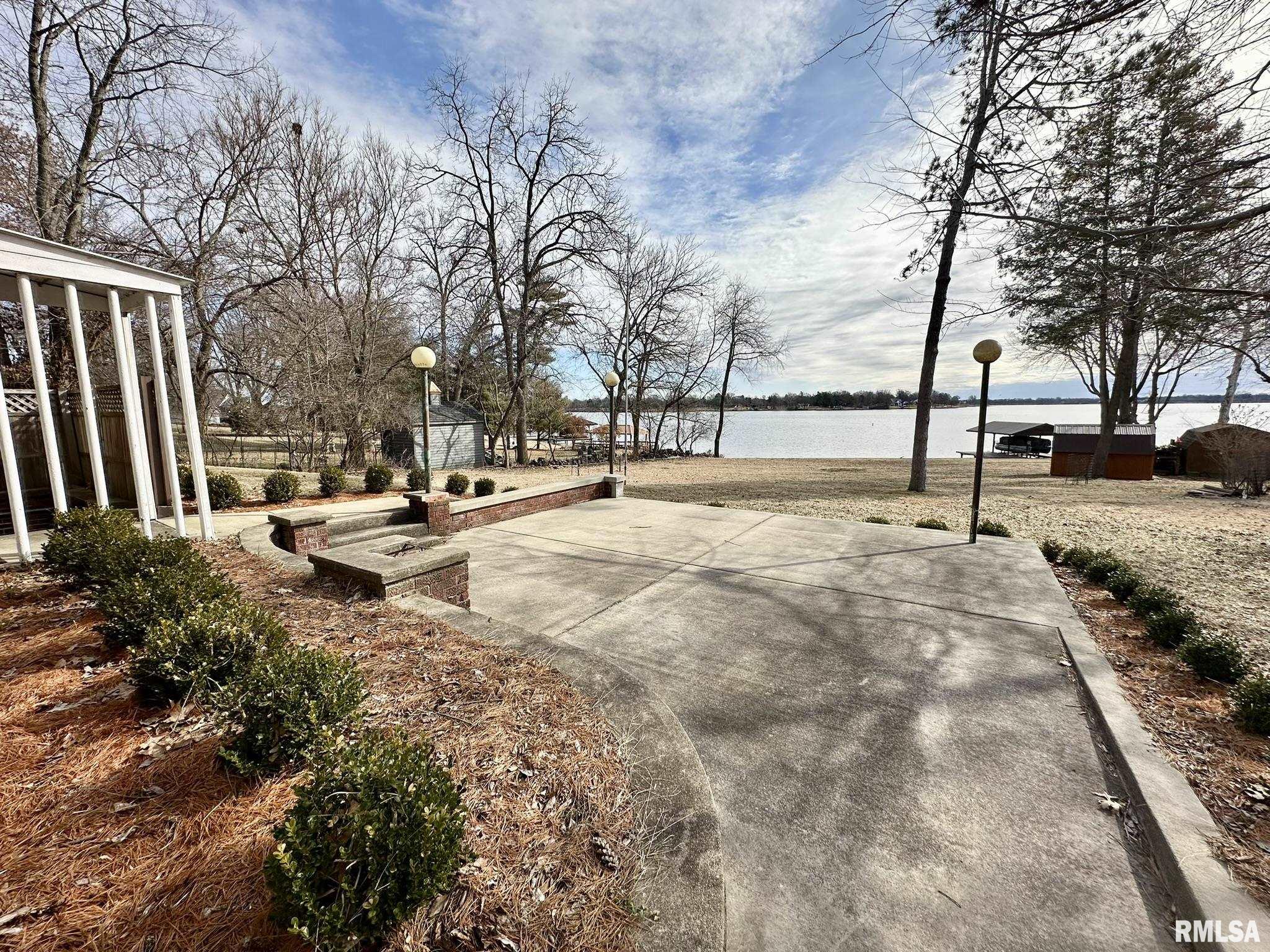 136 East Hazel Dell Lane Springfield, IL 62712 - Photo 9 of 35