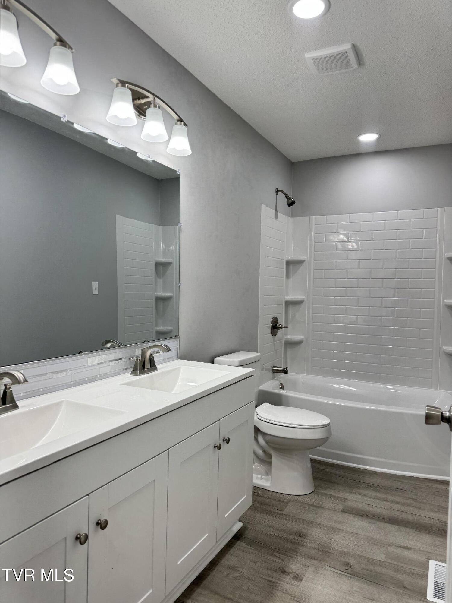 2140 Randolph Street Bristol, VA 24201 - Photo 13 of 24 IMG_0925