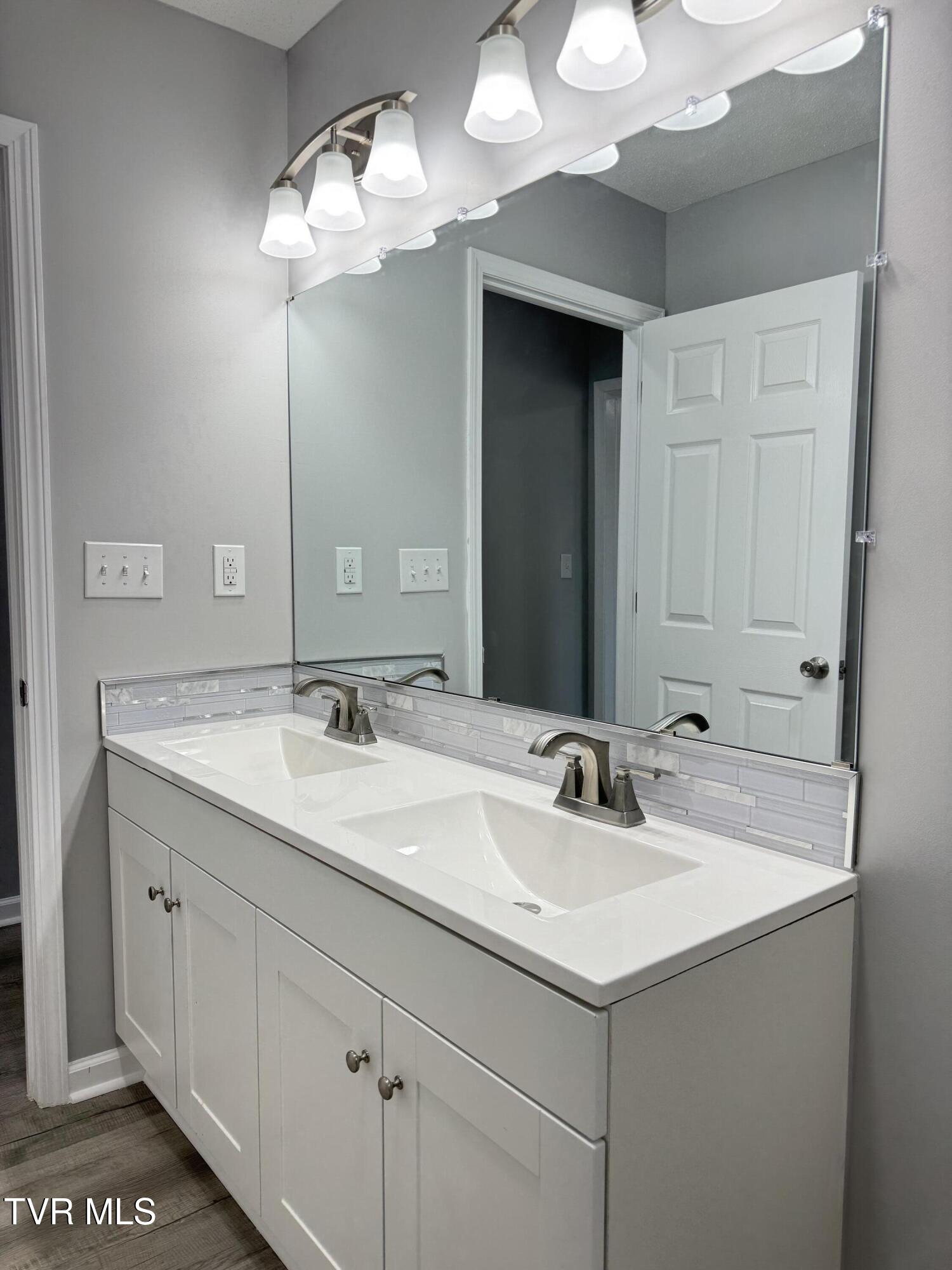 2140 Randolph Street Bristol, VA 24201 - Photo 14 of 24 IMG_0926