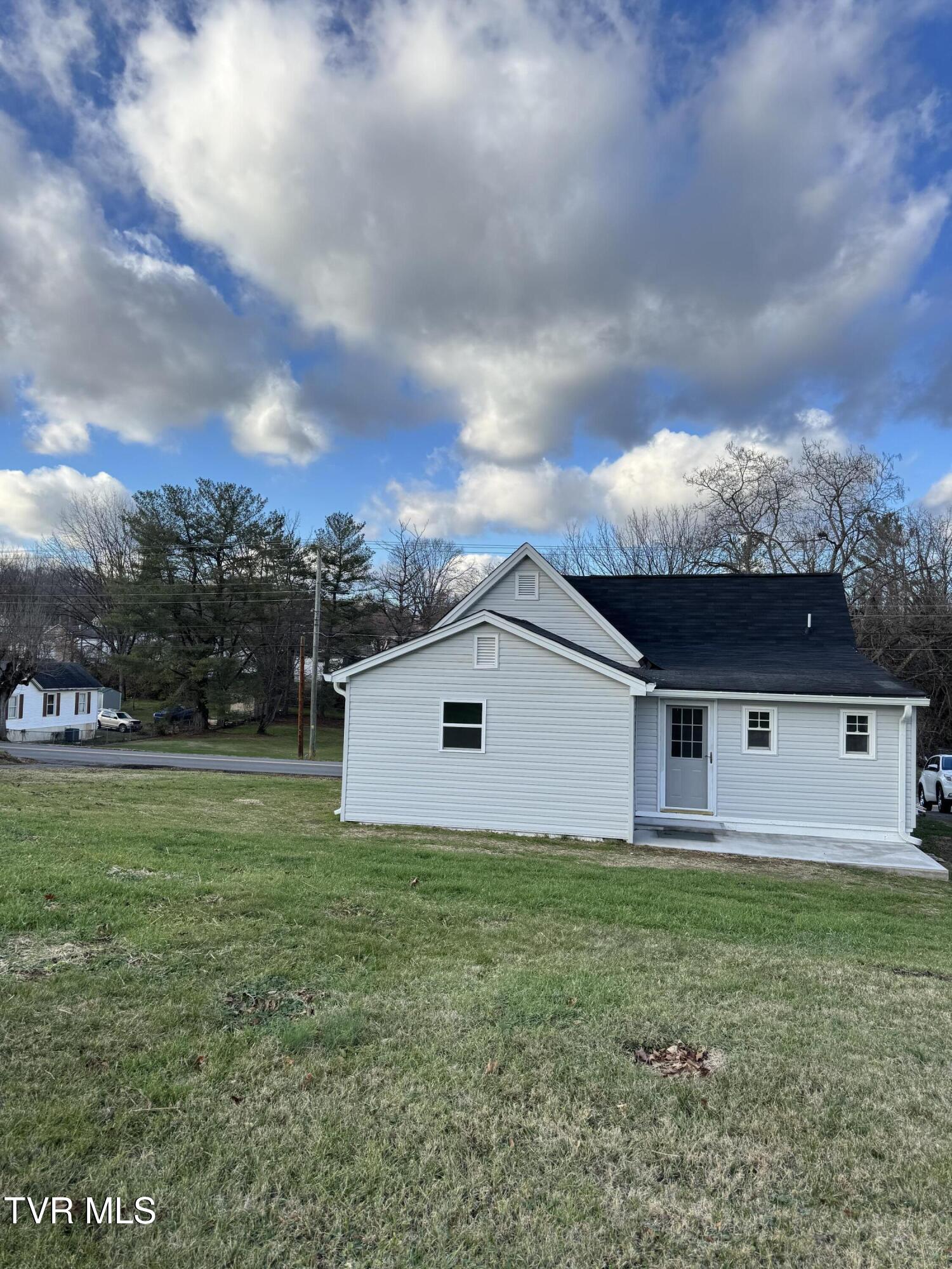 2140 Randolph Street Bristol, VA 24201 - Photo 19 of 24 IMG_0936