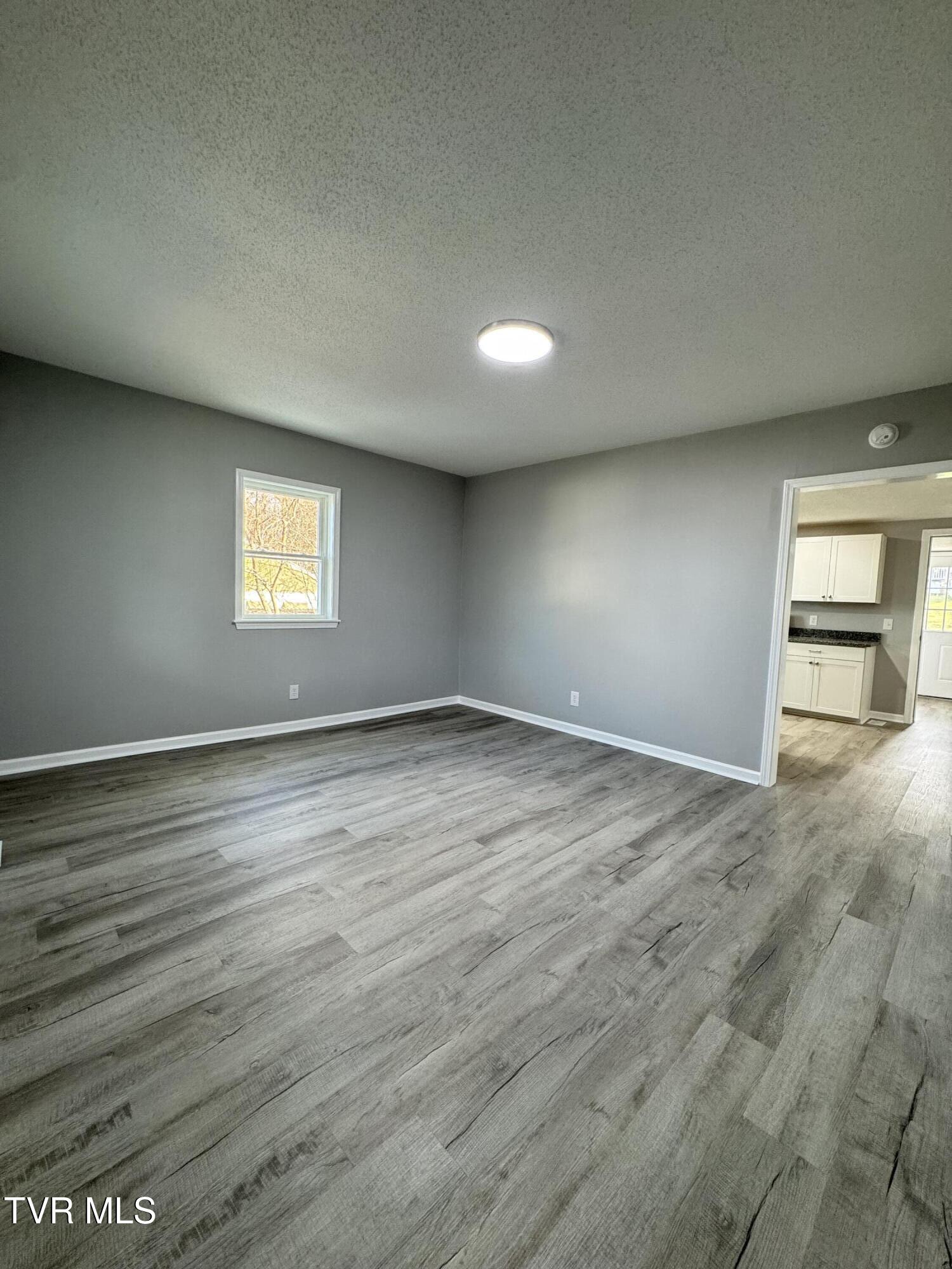 2140 Randolph Street Bristol, VA 24201 - Photo 5 of 24 IMG_0916