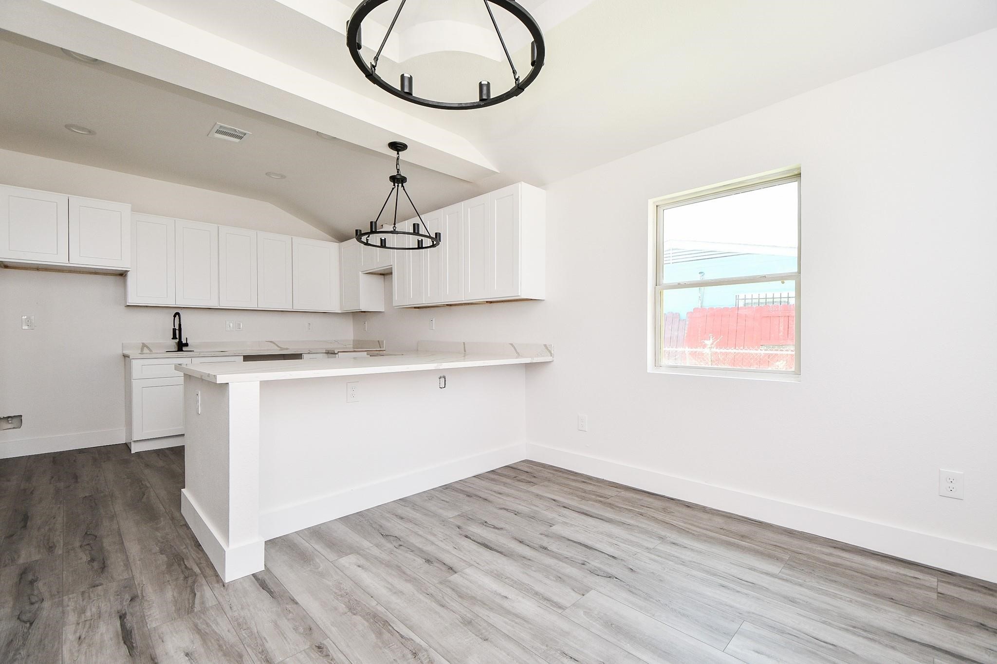 5030 Rapido Road Houston, TX 77033 - Photo 4 of 13