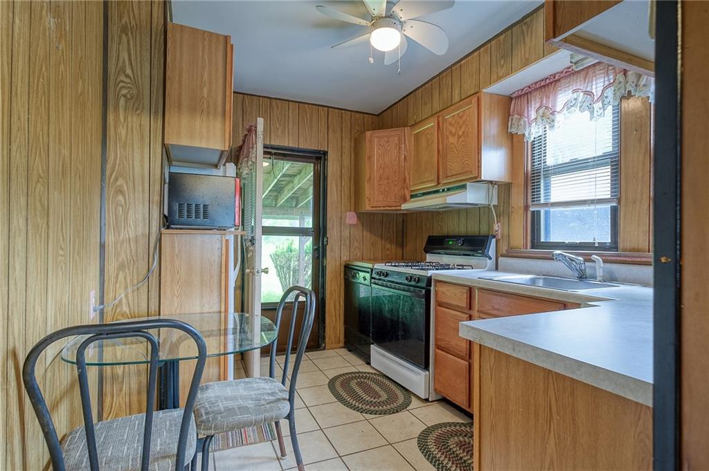 123 Manor Road Pittsburgh, PA 15237 - Photo 9 of 14 Gallery Image 9