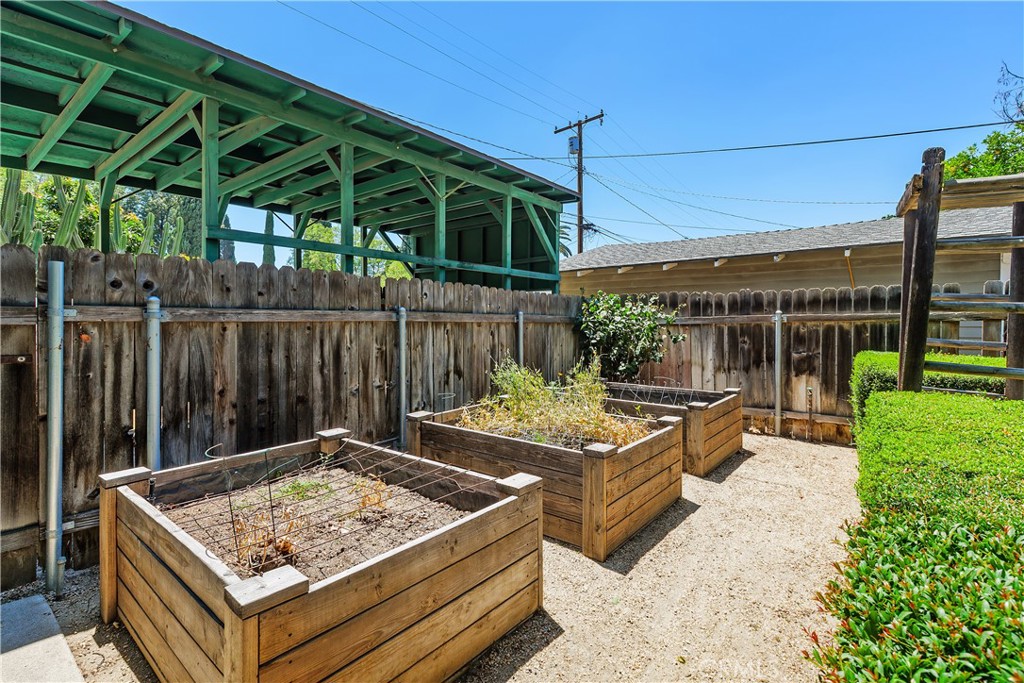 3892 Oakwood Place Riverside, CA 92506 - Photo 32 of 36 Are you ready for vegetable and herb gardens? These garden beds are ready for you to plant.