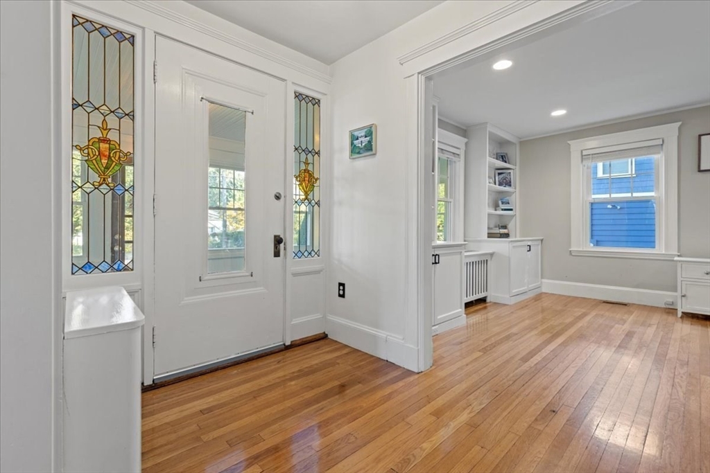 533 Chestnut Street Needham, MA 02492 - Photo 5 of 41 Gallery Image 5