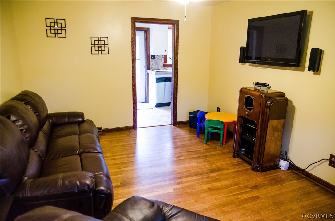 1339 Robindale Road Richmond, VA 23235 - Photo 5 of 29 Gallery Image 5