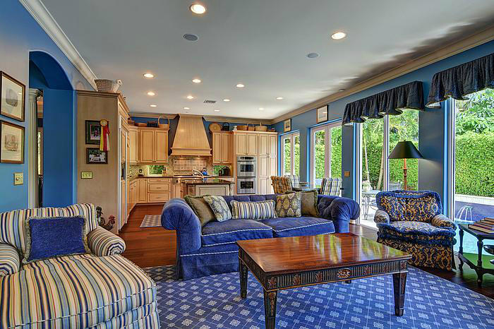 300 Southeast Spanish Trail Boca Raton, FL 33432 - Photo 16 of 32 FAMILY ROOM/KITCHEN