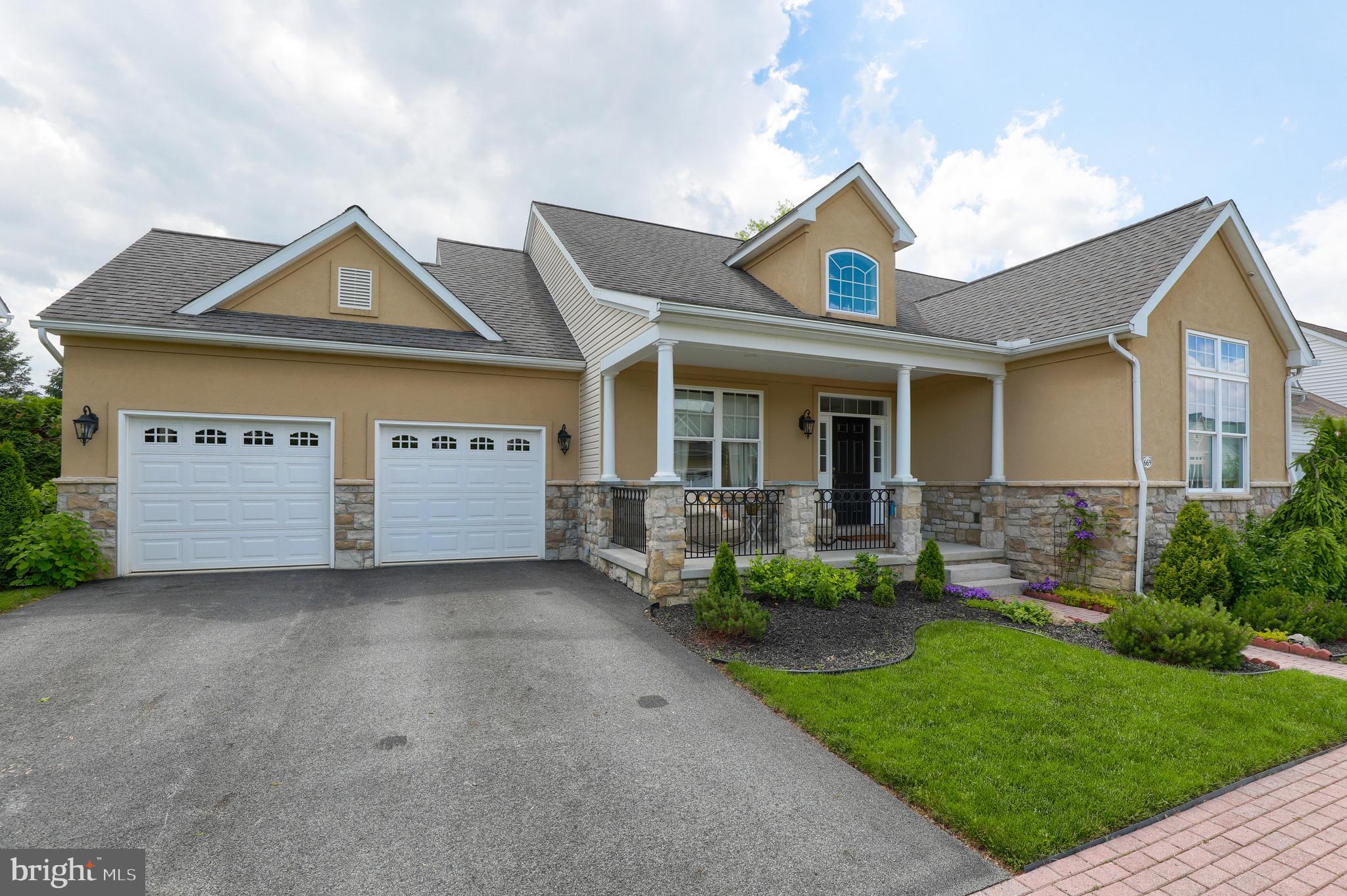669 Dorset Street Lititz, PA 17543 - Photo 2 of 49 Front of Home