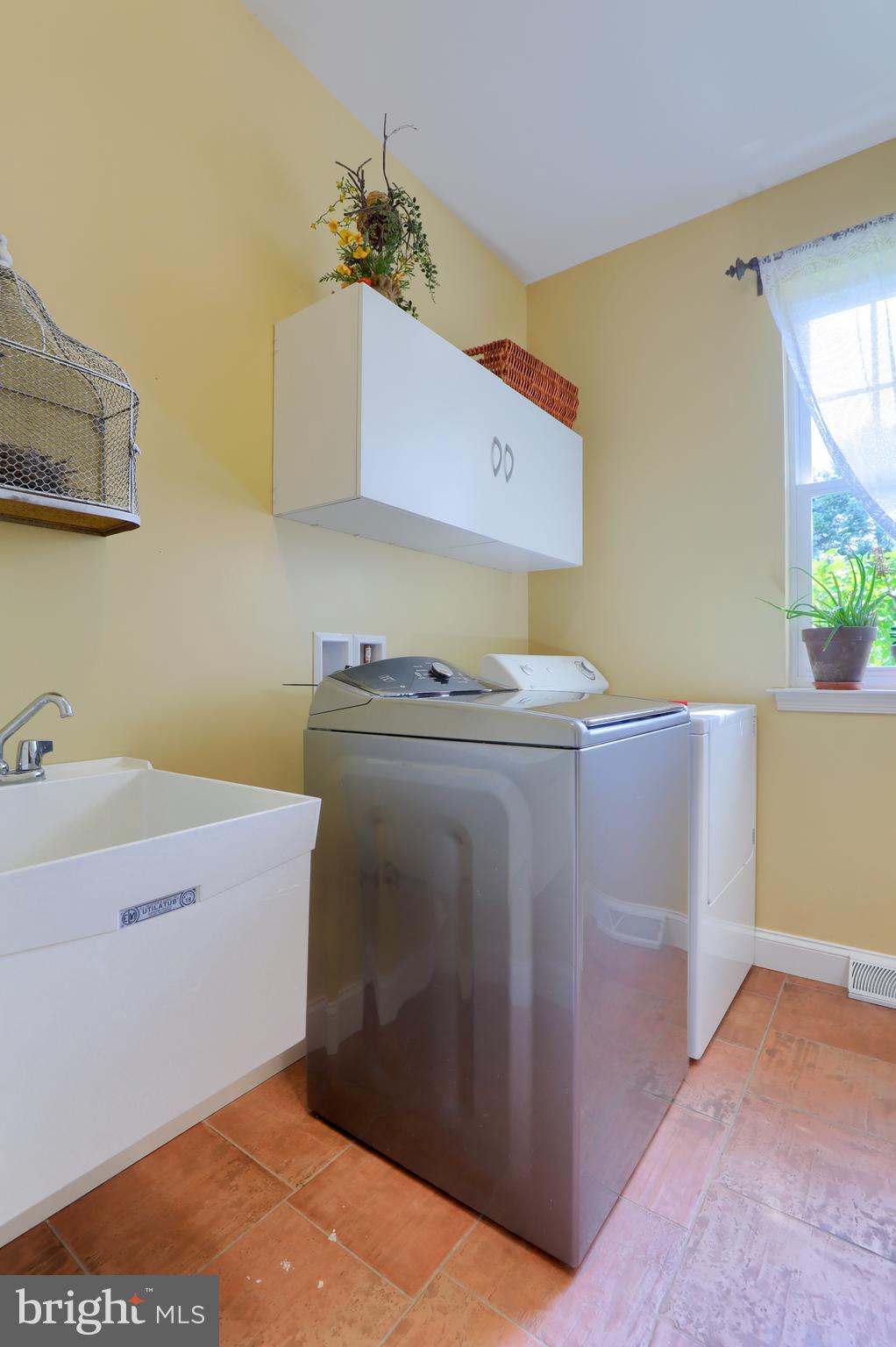669 Dorset Street Lititz, PA 17543 - Photo 44 of 49 Laundry Room on Main Floor