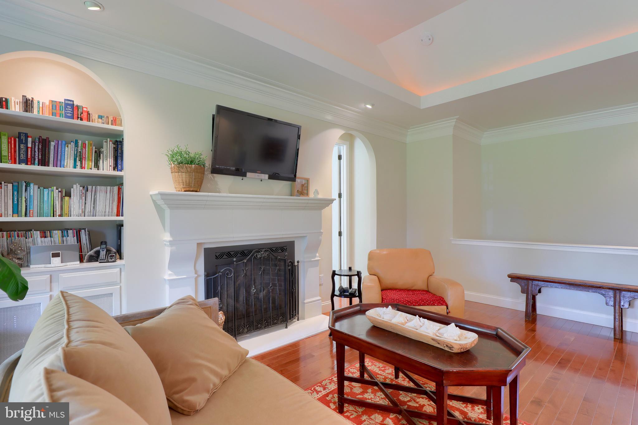 669 Dorset Street Lititz, PA 17543 - Photo 8 of 49 Living Room
