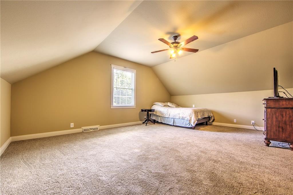 118 Klein Road Cranberry Township, PA 16066 - Photo 19 of 25 24x20 Bedroom 4 with walk-in closet and full bath.