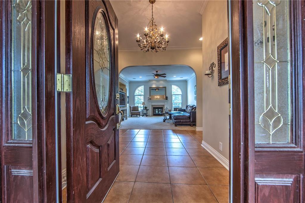 118 Klein Road Cranberry Township, PA 16066 - Photo 3 of 25 Pella insulated windows and doors welcome you to this lovely home with tile flooring, hardwoods, wall to wall carpeting and 10' ceilings.