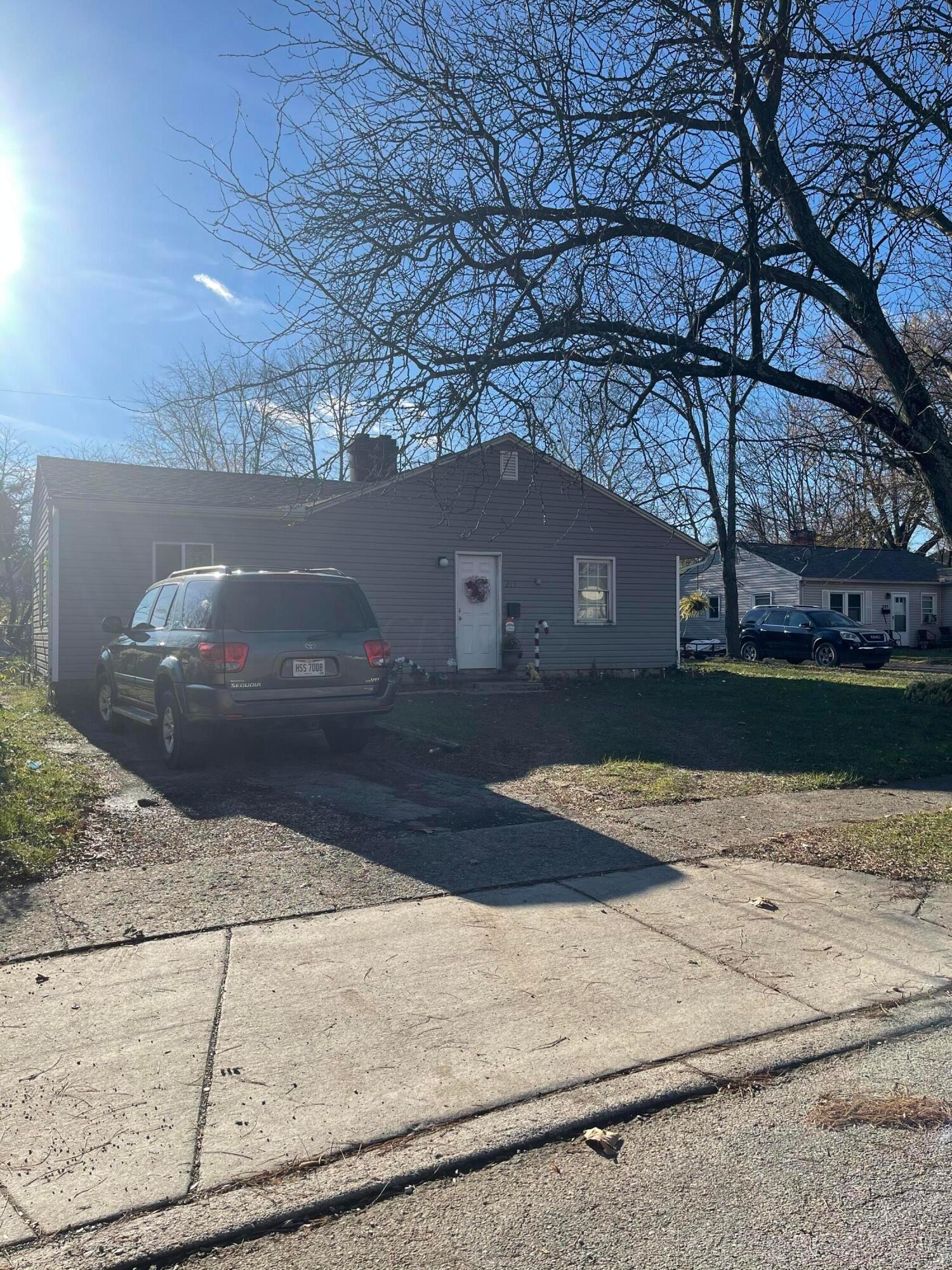 215 Danhurst Road Columbus, OH 43228 - Photo 27 of 40 4B3C494F-1487-498A-8A3A-C31D32AAA17E