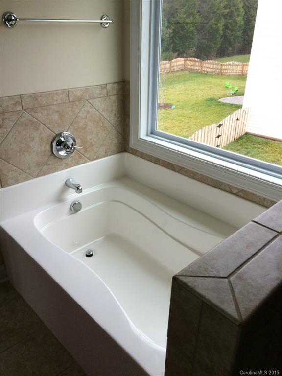 6113 Castlecove Road, Unit 66 Charlotte, NC 28278 - Photo 18 of 23 Gallery Image 18