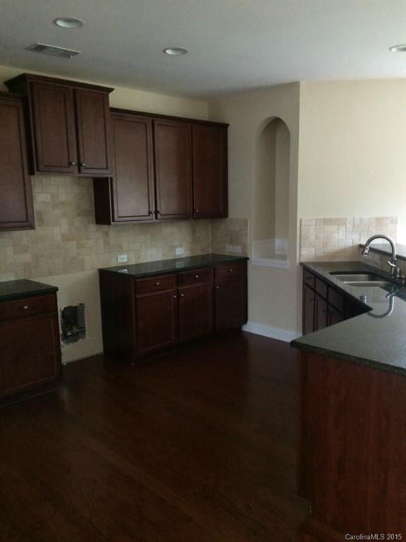 6113 Castlecove Road, Unit 66 Charlotte, NC 28278 - Photo 5 of 23 Gallery Image 5